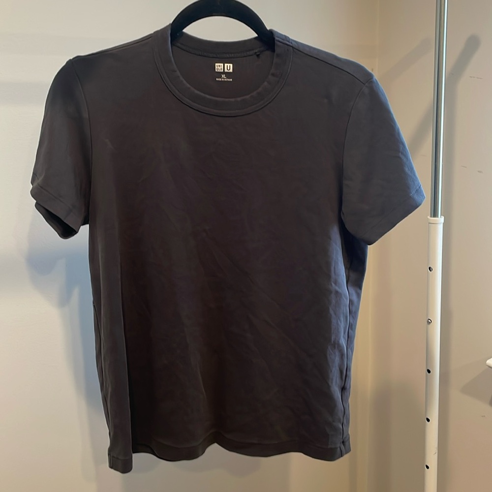 Uniqlo Dark Grey Crewneck Shirt, Dark Gray Short Sleeve Tee, Size XL